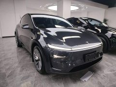 Tesla Model Y Long Range All-Wheel Drive Launch Edition - photo 3