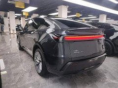 Tesla Model Y Long Range All-Wheel Drive Launch Edition - photo 4