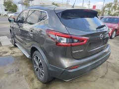 Nissan Qashqai 2.0L CVT XV Premium Pro Luxury Flagship Edition - photo 4