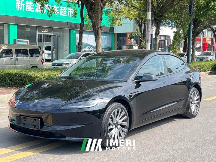 Tesla Model 3 Rear-Wheel Drive - автомобиль из Китая