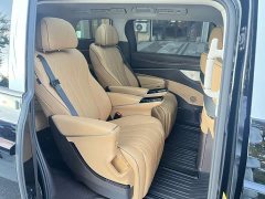 Denza D9 DM-i 980 Four-Wheel Drive Premium - ფოტო 16