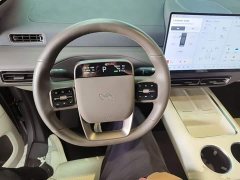 Li Auto Li Xiang MEGA Ultra - ფოტო 10
