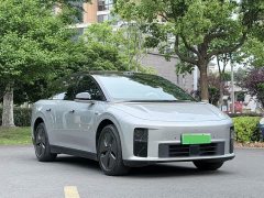 Li Auto i6 Two-Wheel Drive Standard - ფოტო 3