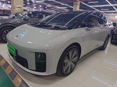Li Auto i8 Standard Edition - photo 1