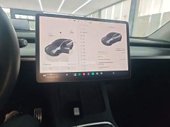 Tesla Model Y Performance All-Wheel Drive - ფოტო 12