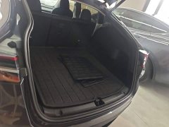 Tesla Model Y Performance All-Wheel Drive - ფოტო 18