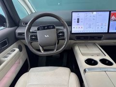 Li Auto Li Xiang MEGA Ultra - ფოტო 12