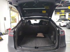 Tesla Model Y Long Range All-Wheel Drive - ფოტო 18