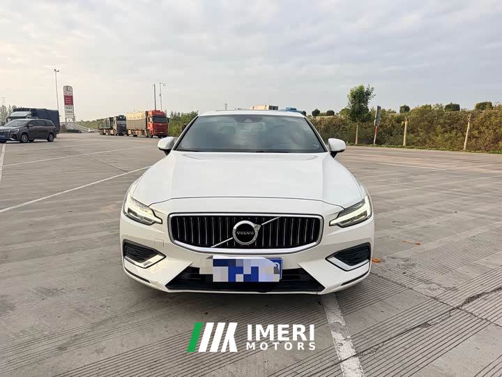 Volvo S60 B4 Smart Luxury Edition