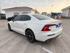 Volvo S60 B4 Smart Luxury Edition - ფოტო 4
