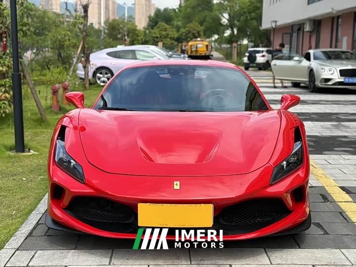 Ferrari F8 Tributo 3.9T V8