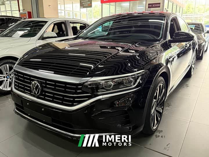 Volkswagen Passat 380TSI Premier