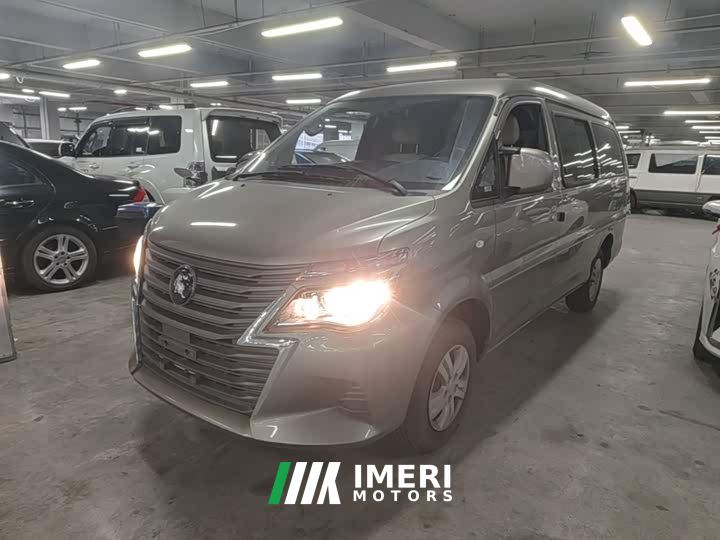 Dongfeng Delica M5L 1.6L Base 7-Seater