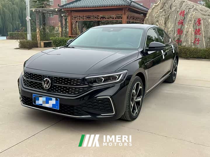 Volkswagen Passat 330TSI Starry Sky Luxury Edition - автомобиль из Китая