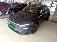 Tesla Model Y Rear-Wheel Drive - ფოტო 1