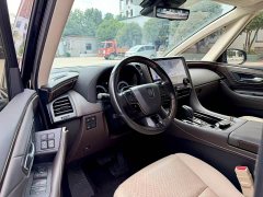 Toyota Vellfire Crown Hybrid 2.5L Premium Edition - photo 2