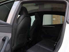 Tesla Model Y Rear-Wheel Drive - ფოტო 4