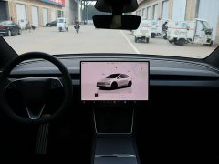 Tesla Model Y Rear-Wheel Drive - ფოტო 5