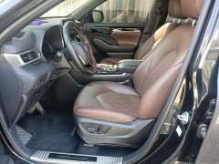 Toyota Crown Venza 2.5L HEV FWD Entry 5-Seater - photo 11