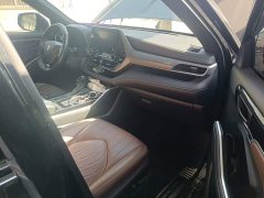 Toyota Crown Venza 2.5L HEV FWD Entry 5-Seater - photo 19