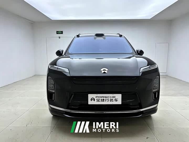 NIO ES8 Six-Seat Executive Signature Edition
