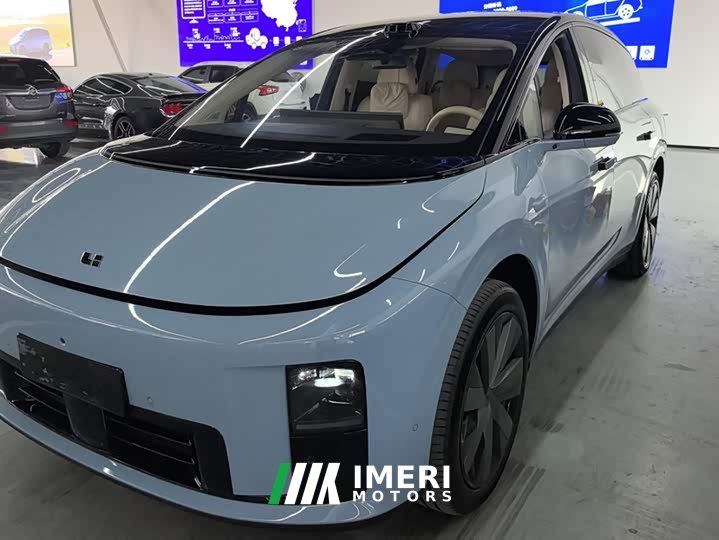 Li Auto i8 Standard Edition - ავტომობილი ჩინეთიდან