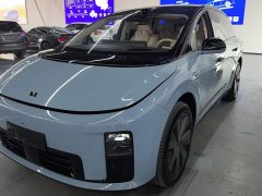 Li Auto i8 Standard Edition - ფოტო 1