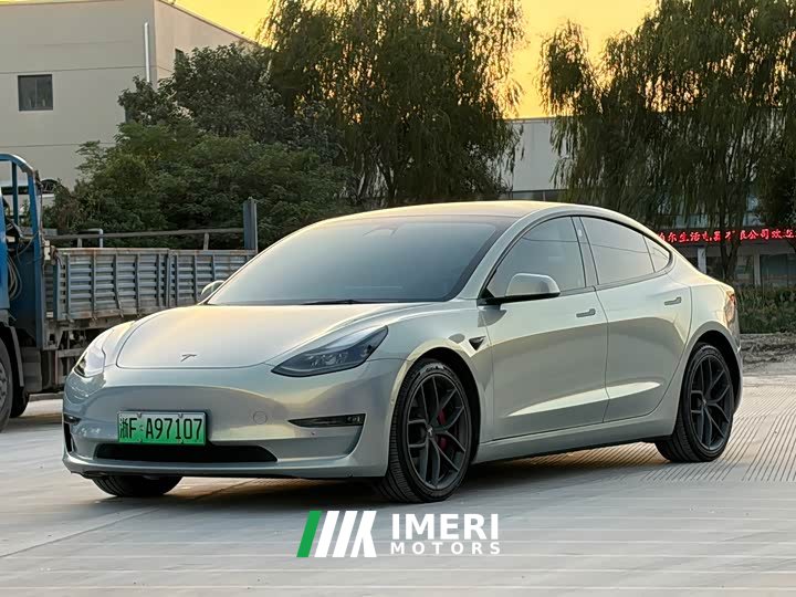 Tesla Model 3 Performance All-Wheel Drive - ავტომობილი ჩინეთიდან