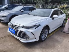 Toyota Avalon Hybrid 2.0L Luxury - фото 1