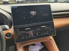 Toyota Avalon Hybrid 2.0L Luxury - фото 13