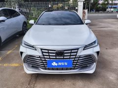 Toyota Avalon Hybrid 2.0L Luxury - фото 2