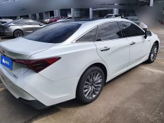 Toyota Avalon Hybrid 2.0L Luxury - фото 3