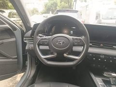 Hyundai Elantra 1.5L CVT Luxury - ფოტო 10