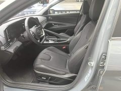 Hyundai Elantra 1.5L CVT Luxury - ფოტო 14