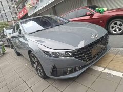 Hyundai Elantra 1.5L CVT Luxury - ფოტო 3