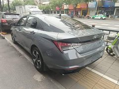 Hyundai Elantra 1.5L CVT Luxury - ფოტო 4