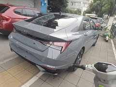 Hyundai Elantra 1.5L CVT Luxury - ფოტო 6