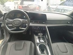 Hyundai Elantra 1.5L CVT Luxury - ფოტო 9