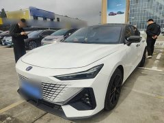 Changan UNI-V 1.5T Premium - фото 1