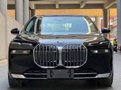 BMW 7 Series 735Li Luxury Package - ფოტო 2
