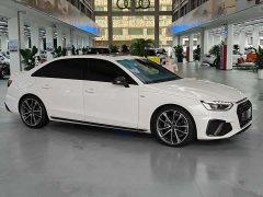 Audi A4L 40 TFSI quattro RS Package Dynamic Edition - photo 10