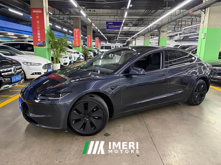 Tesla Model 3 Rear-Wheel Drive - автомобиль из Китая