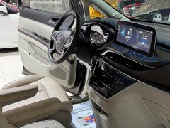 Buick GL8 Land Business Class Smart Edition - ფოტო 14