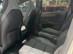 Tesla Model Y L Long Range All-Wheel Drive - ფოტო 5