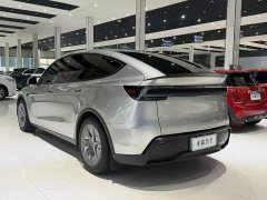 Tesla Model Y L Long Range All-Wheel Drive - ფოტო 9