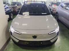 Volvo EX30 Rear-Wheel Drive Extended Range Ultra - ფოტო 2
