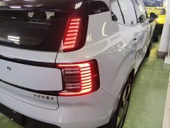 Volvo EX30 Rear-Wheel Drive Extended Range Ultra - ფოტო 7