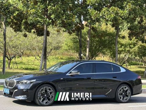 2025 BMW 5 Series 530Li Luxury M Sport Package - автомобиль из Китая