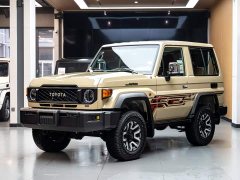 Toyota Land Cruiser (Imported) LC71 4.0L Automatic - ფოტო 1