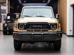 Toyota Land Cruiser (Imported) LC71 4.0L Automatic - ფოტო 2